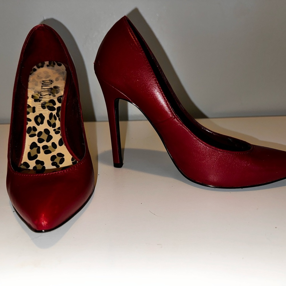Red pumps